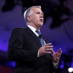 Top Republican Backstabs Trump, Sides With Enemy